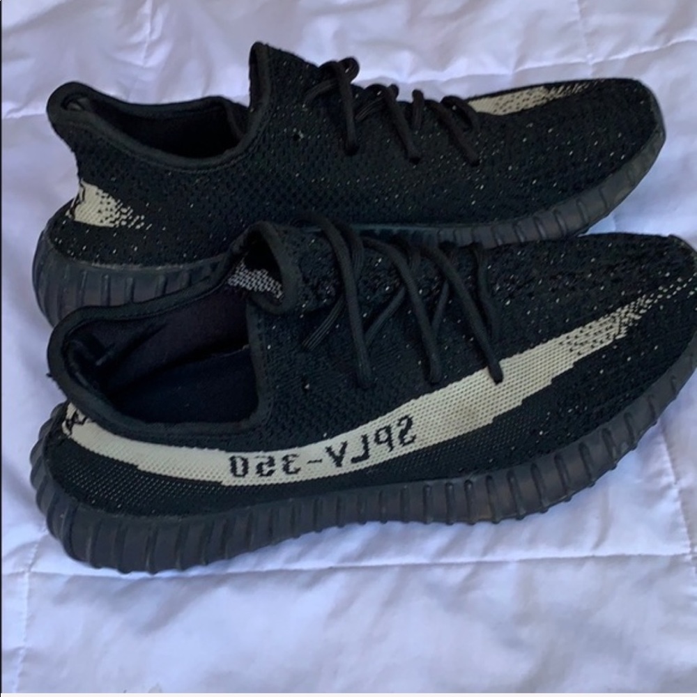 Yeezy 350 boost oreo size 8.5